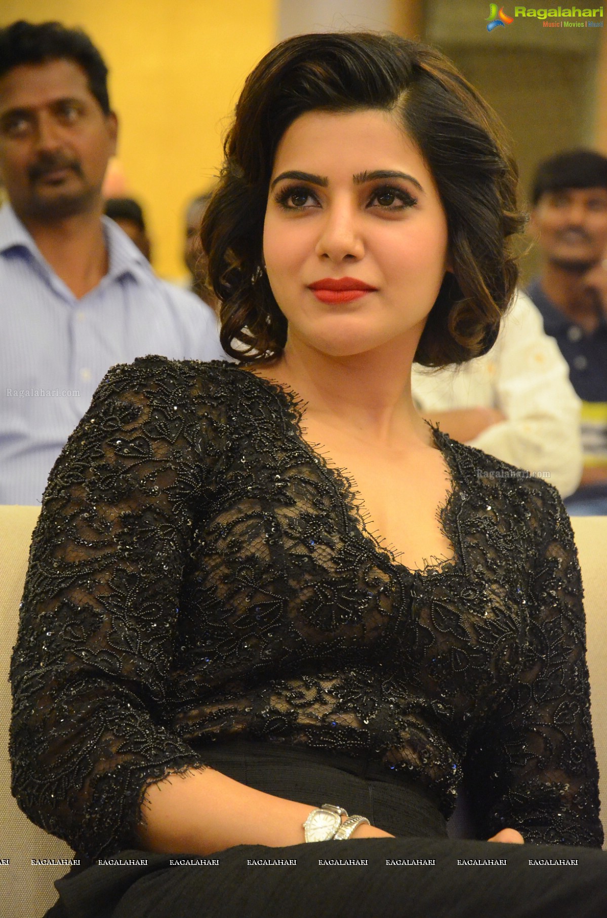 Samantha at A Aa Success Meet