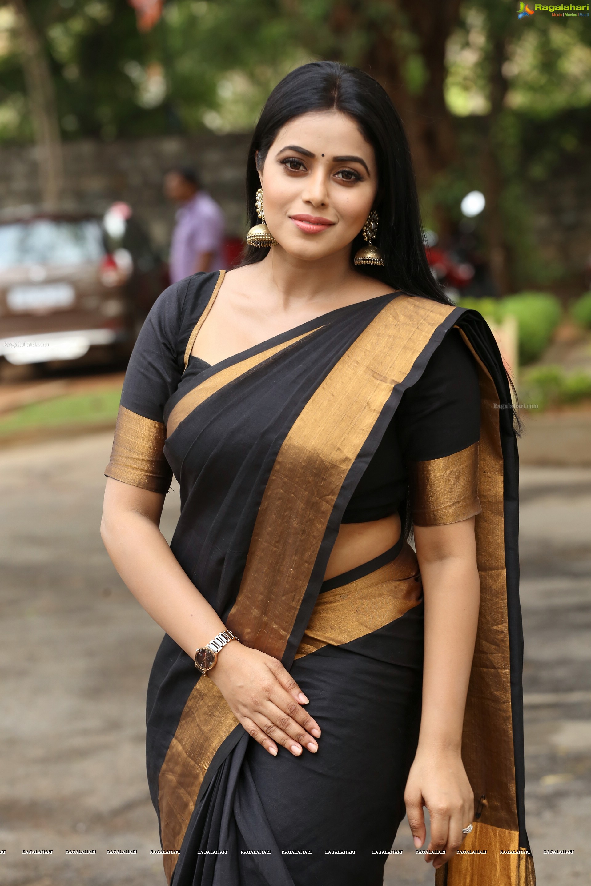 Poorna (High Definition)