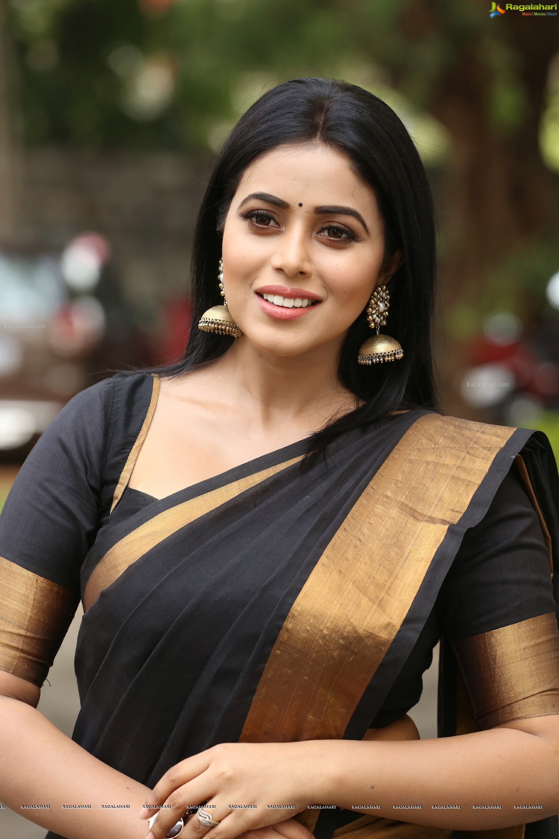 Poorna (High Definition)