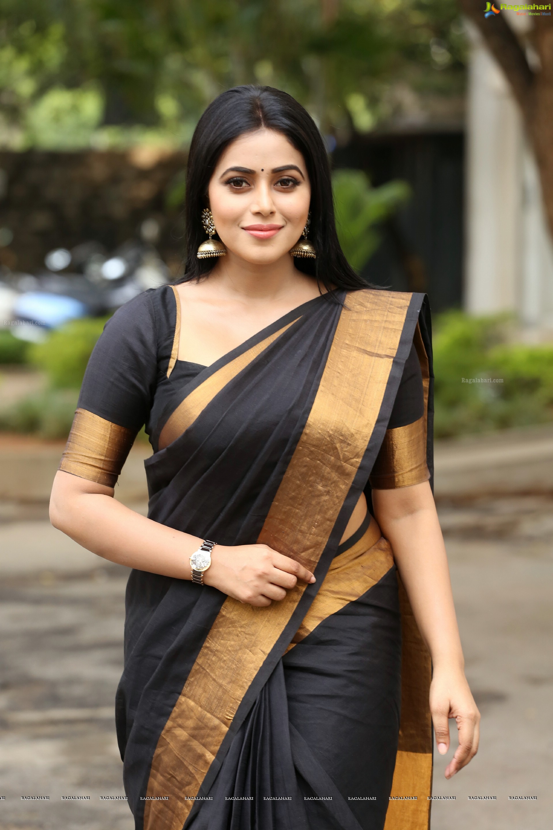 Poorna (High Definition)