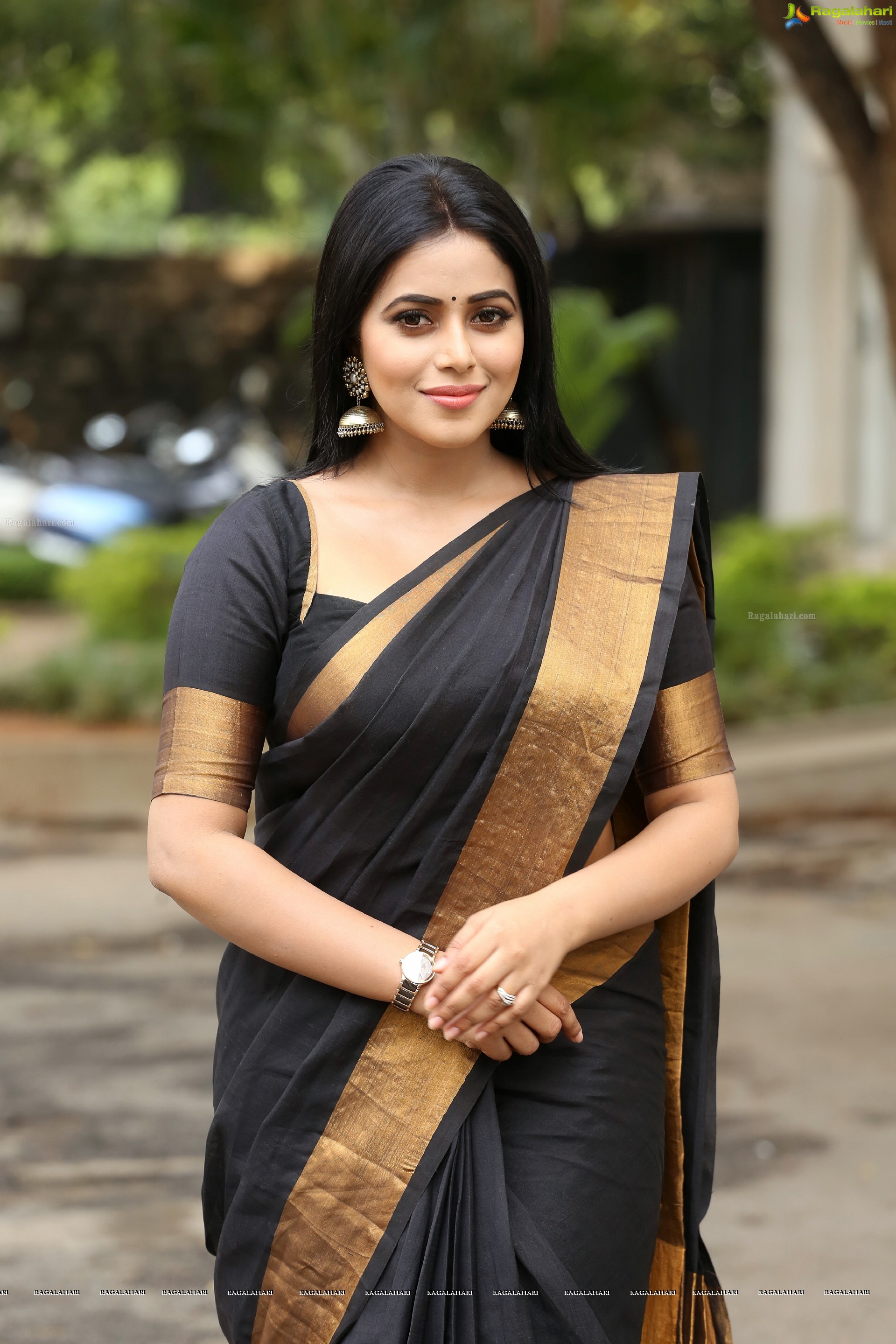 Poorna (High Definition)