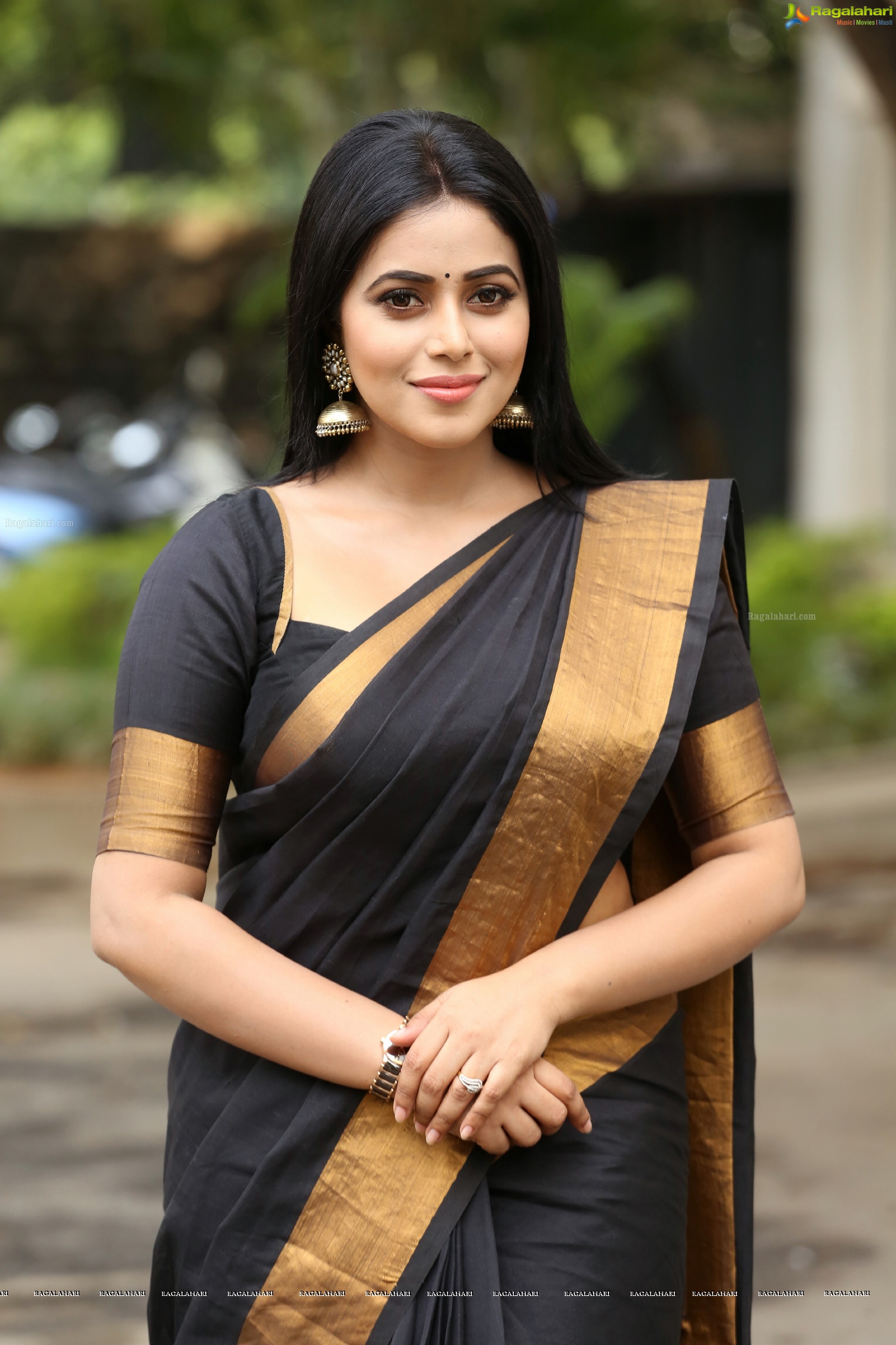 Poorna (High Definition)