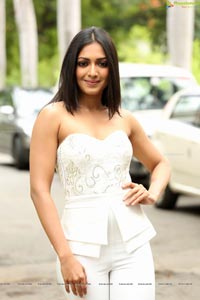 Catherine Tresa Gautham Nanda