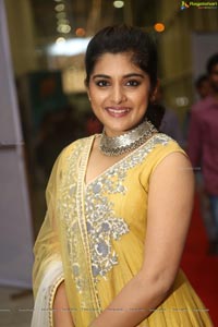 Nivetha Thomas