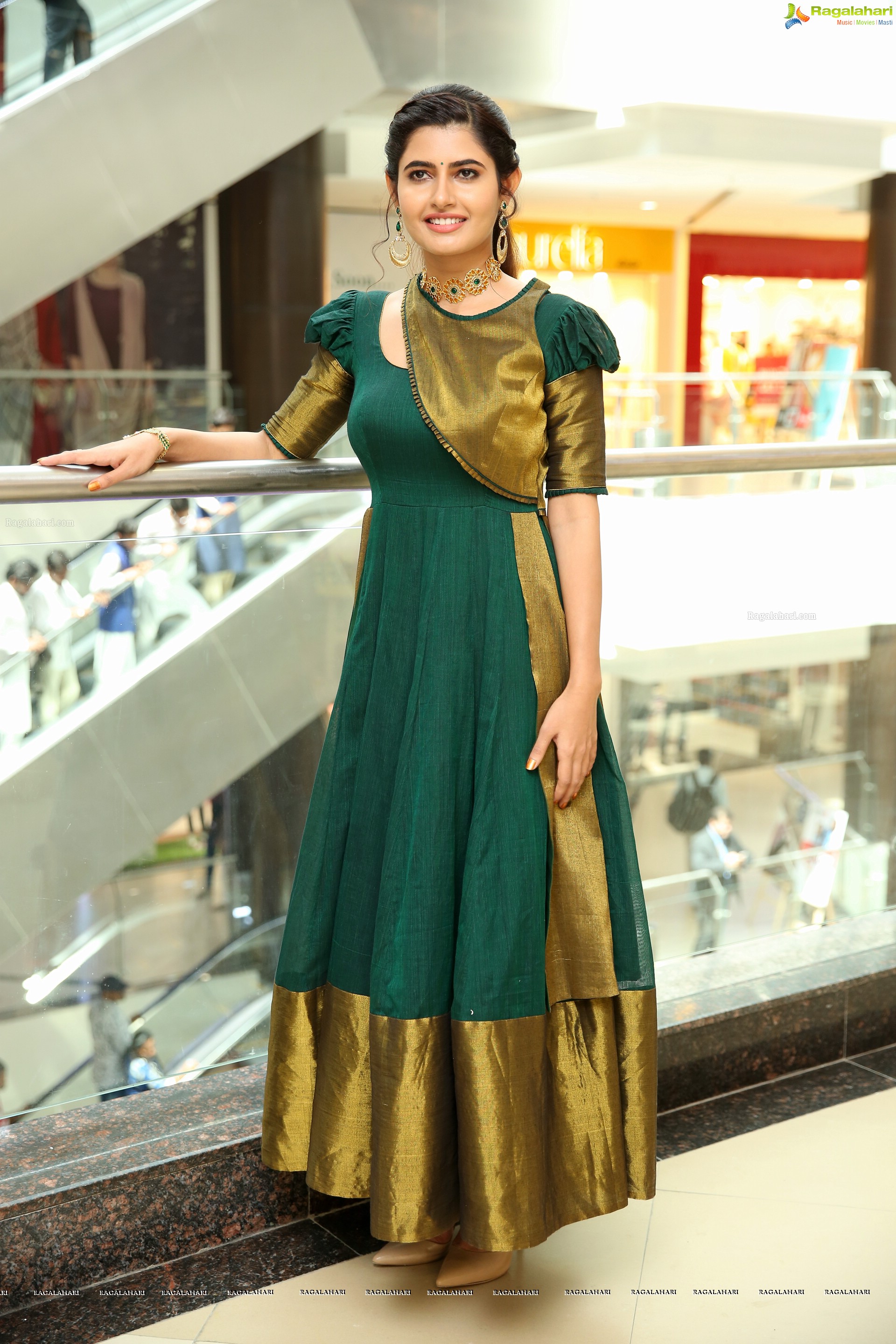 Ashima Narwal at Voylla Fashion Jewellery Store Launch (High Definition)