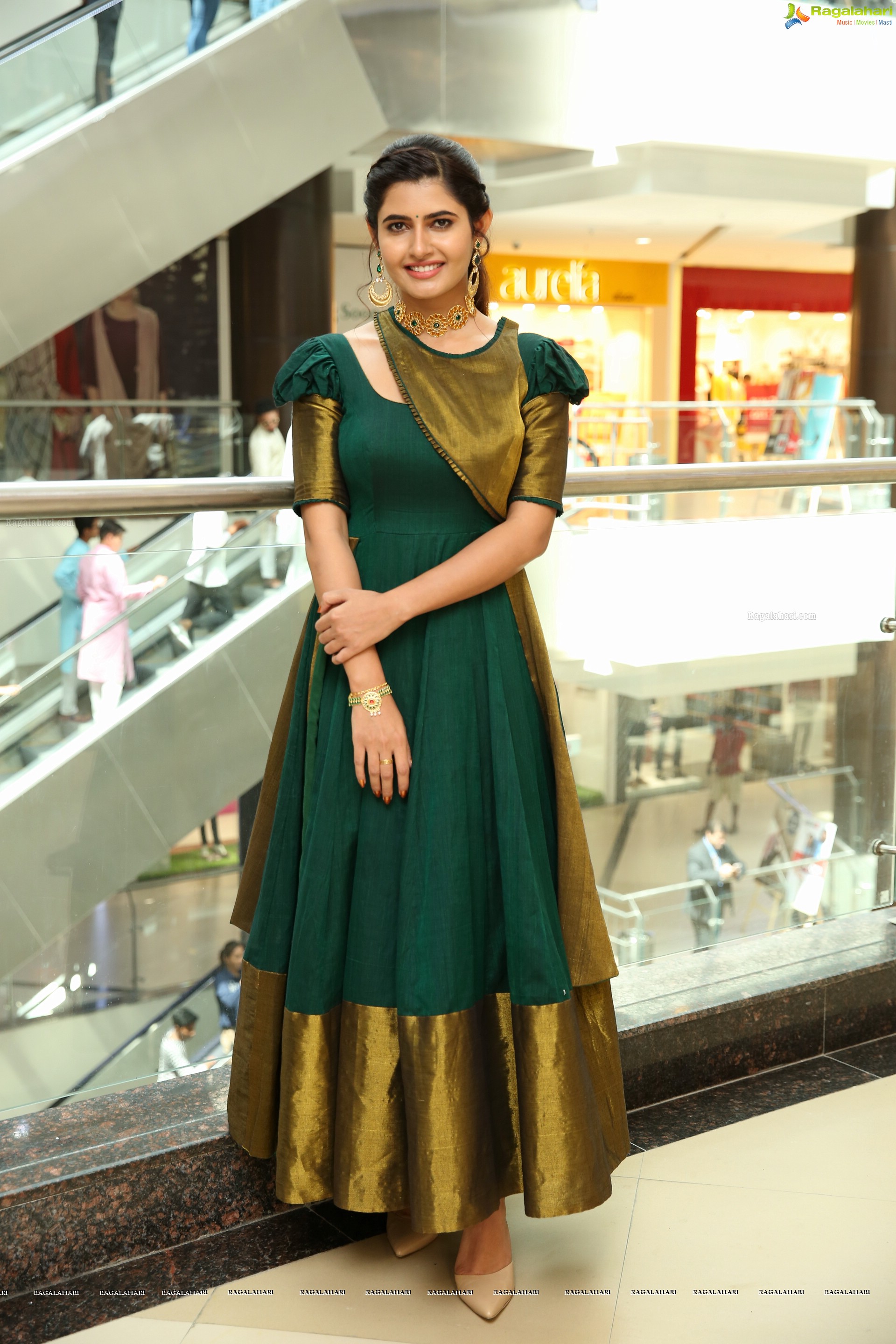 Ashima Narwal at Voylla Fashion Jewellery Store Launch (High Definition)