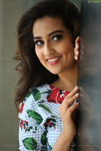 Manjusha Gemini TV Anchor