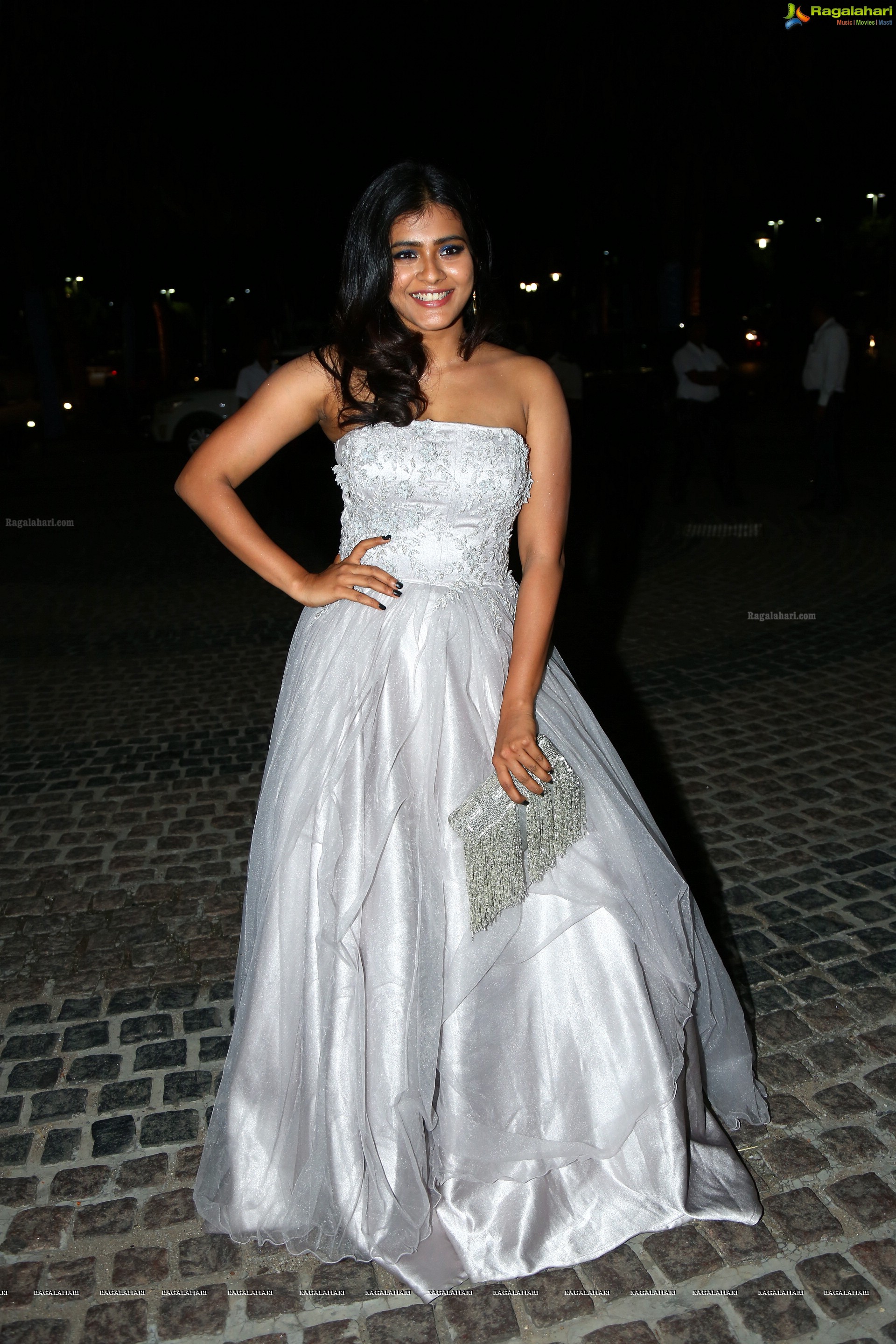 Hebah Patel at Jio Filmfare Awards (South) 2018 (High Definition Photos)