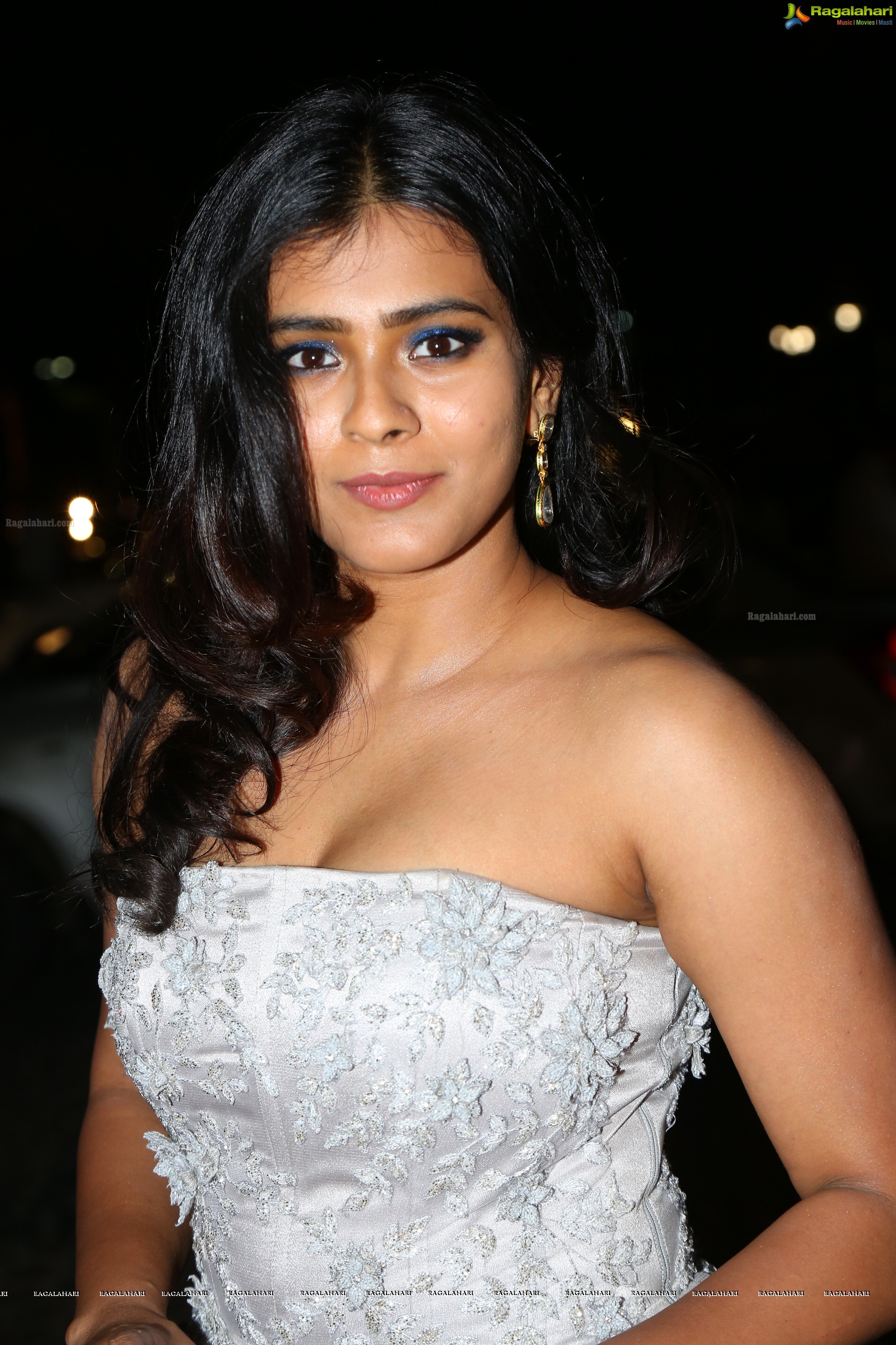 Hebah Patel at Jio Filmfare Awards (South) 2018 (High Definition Photos)