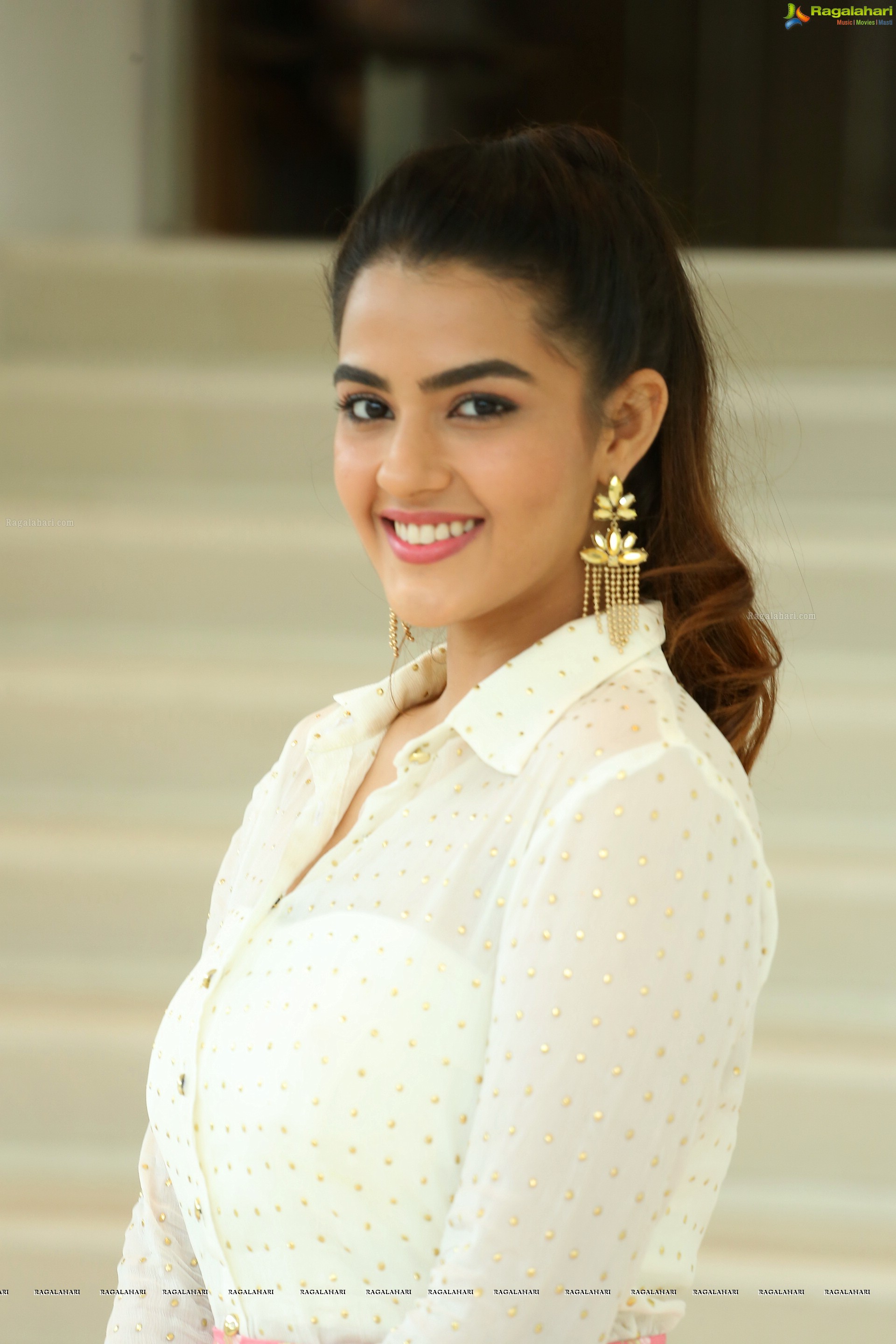 Kavya Thapar at Ee Maaya Perimito Teaser Launch (High Definition)