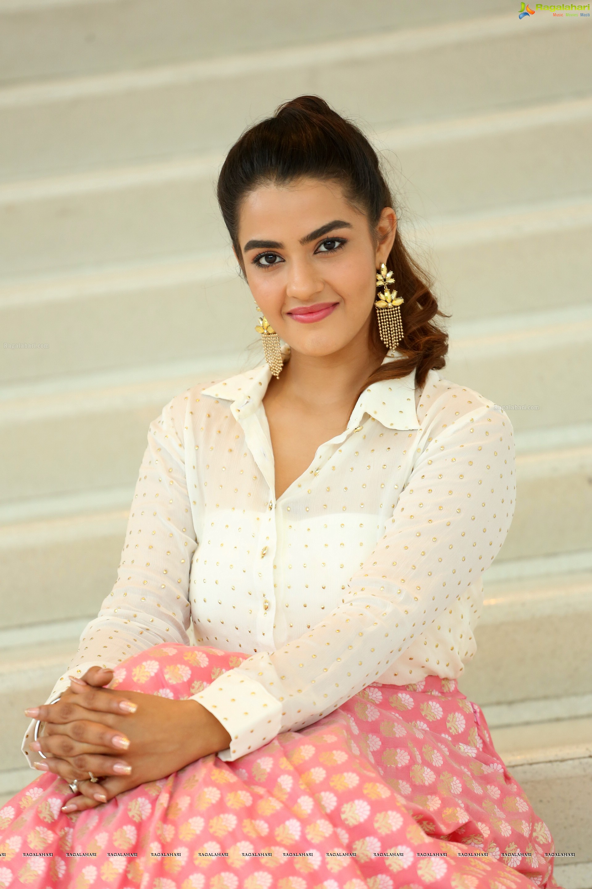 Kavya Thapar at Ee Maaya Perimito Teaser Launch (High Definition)