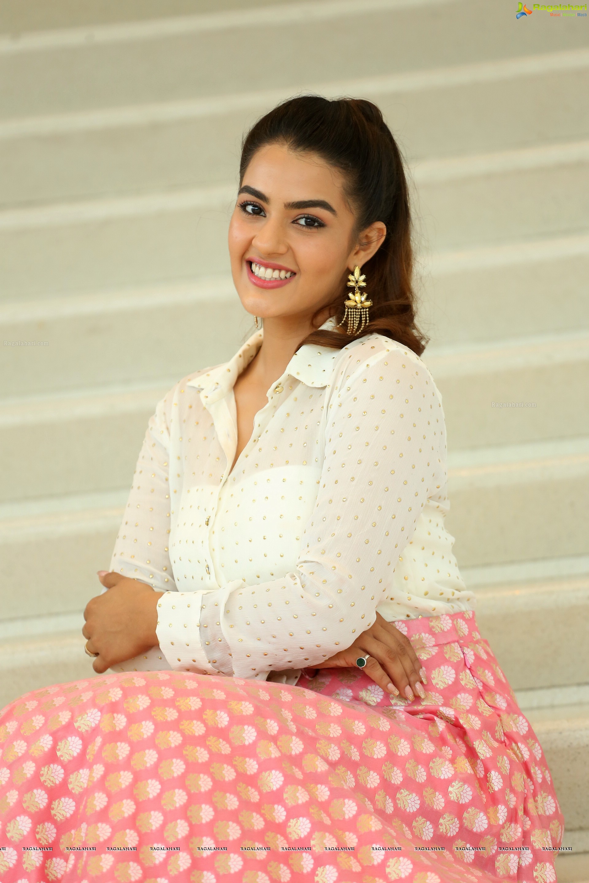 Kavya Thapar at Ee Maaya Perimito Teaser Launch (High Definition)