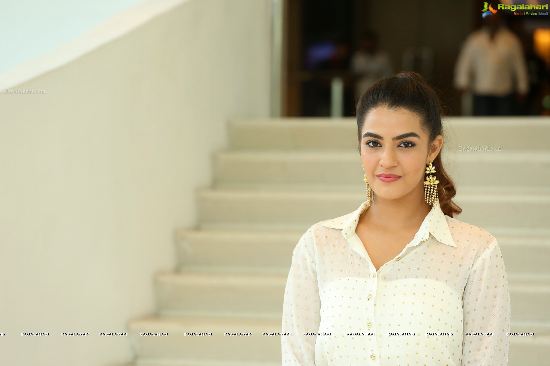 Kavya Thapar at Ee Maaya Perimito Teaser Launch (High Definition)