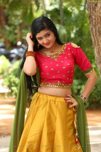 Pallavi Naidu Heroine