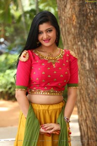 Pallavi Naidu Heroine