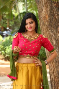 Pallavi Naidu Heroine