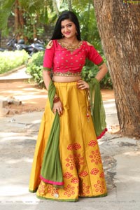 Pallavi Naidu Heroine