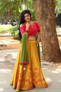 Pallavi Naidu Heroine