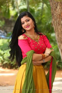 Pallavi Naidu Heroine