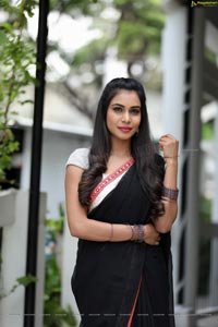 Sanjana Anne In Black Saree