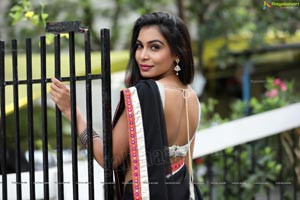 Sanjana Anne In Black Saree