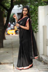 Sanjana Anne In Black Saree