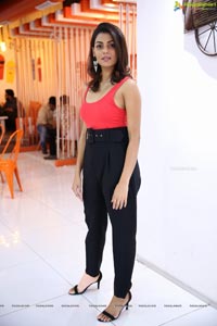 Anisha Ambrose Vanjgar Ulagam