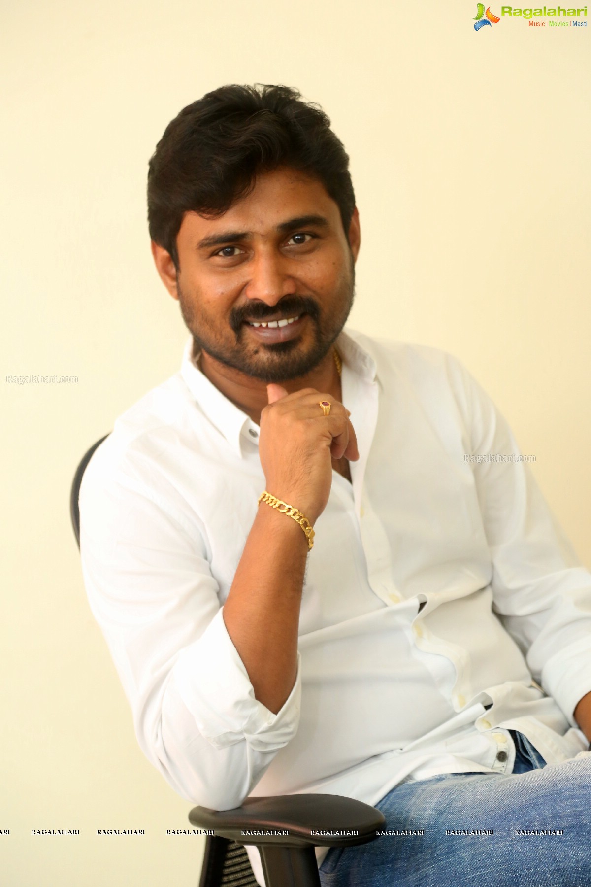 Hari at Abhimanyudu Interview