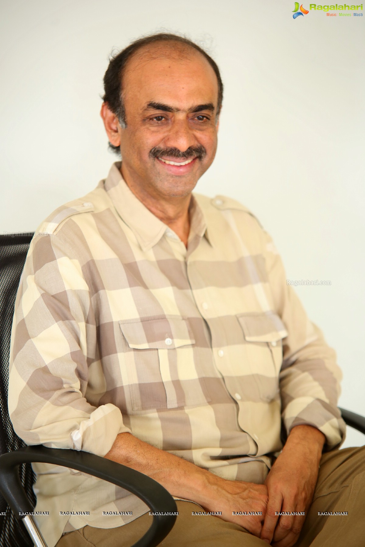 Suresh Babu at Ee Nagaraniki Emaindi Interview