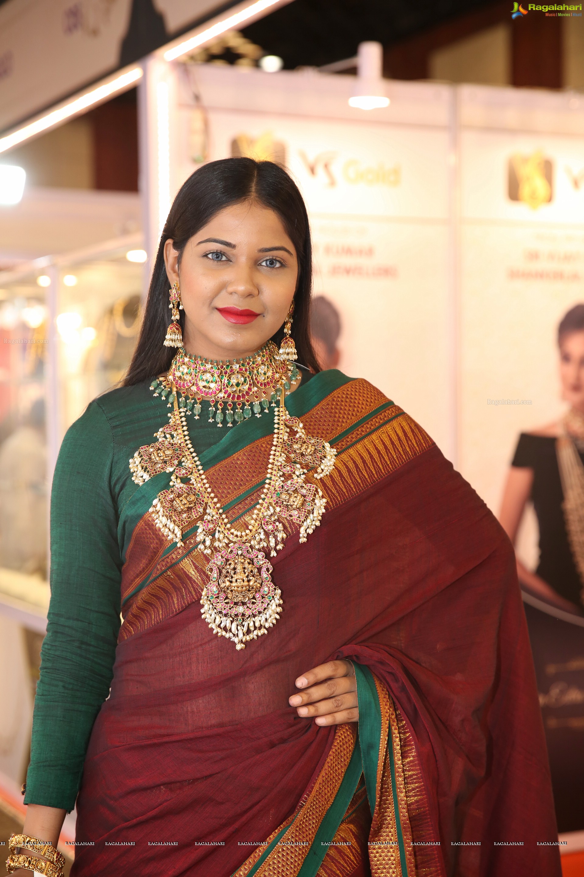 Debbie @ Hyderabad Jewellery, Pearl & Gem Fair  - HD Gallery