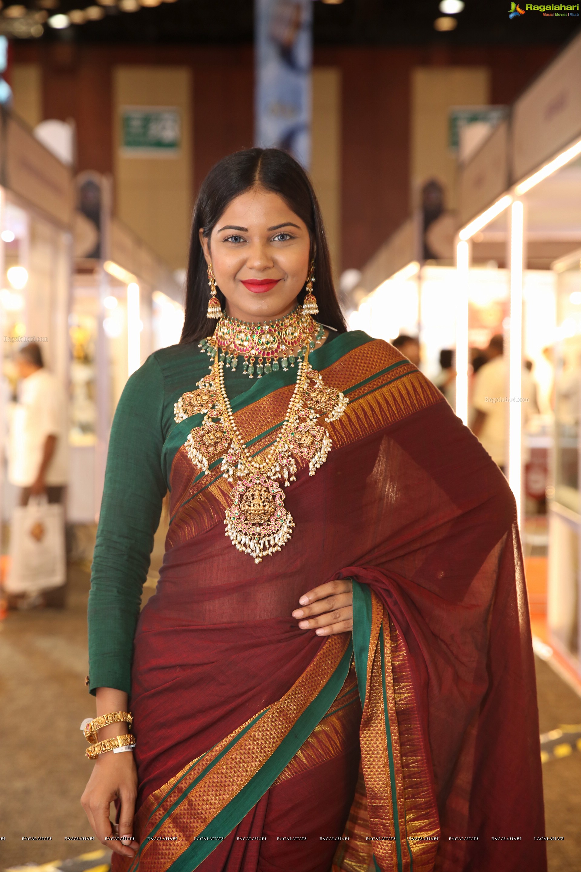 Debbie @ Hyderabad Jewellery, Pearl & Gem Fair  - HD Gallery