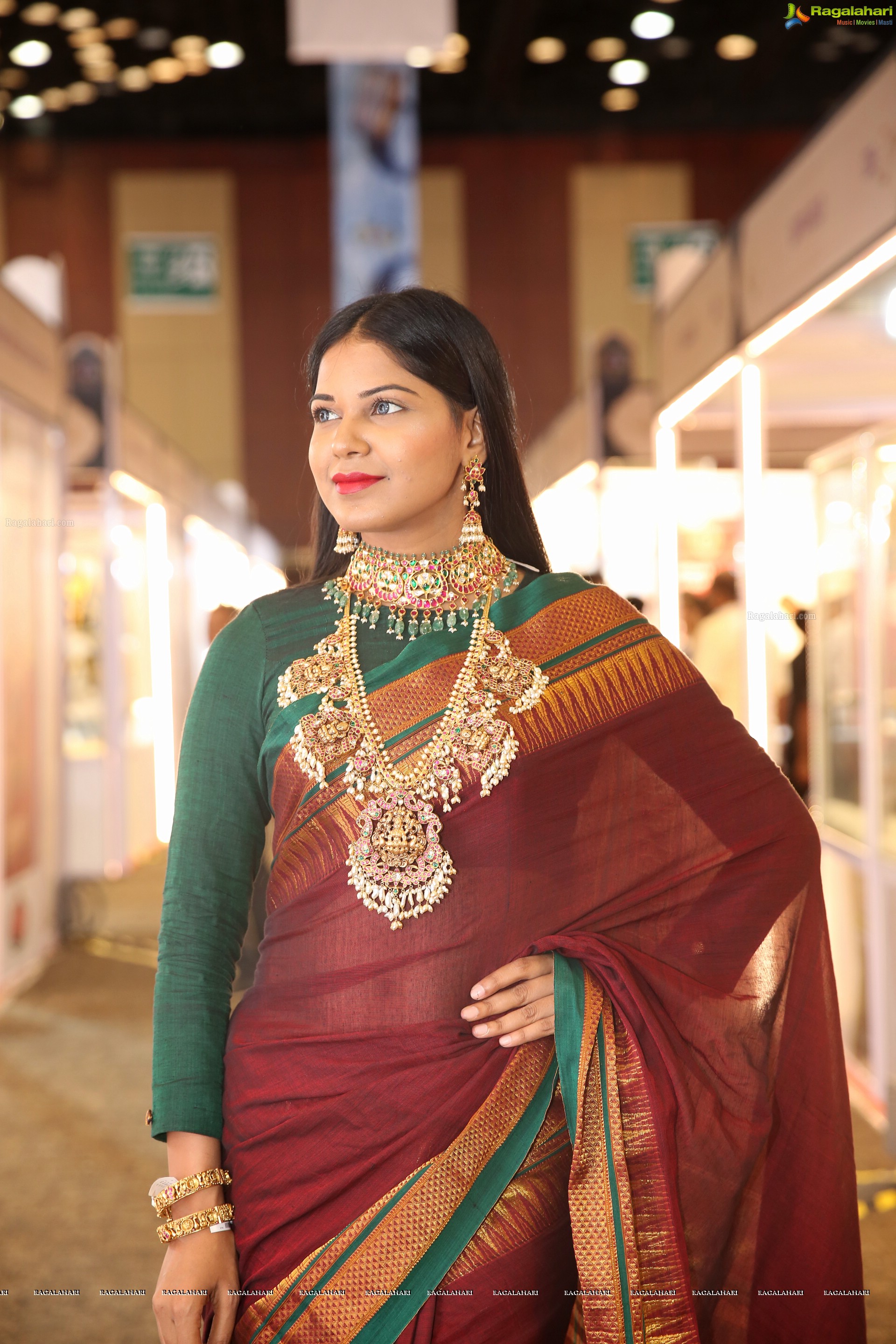 Debbie @ Hyderabad Jewellery, Pearl & Gem Fair  - HD Gallery