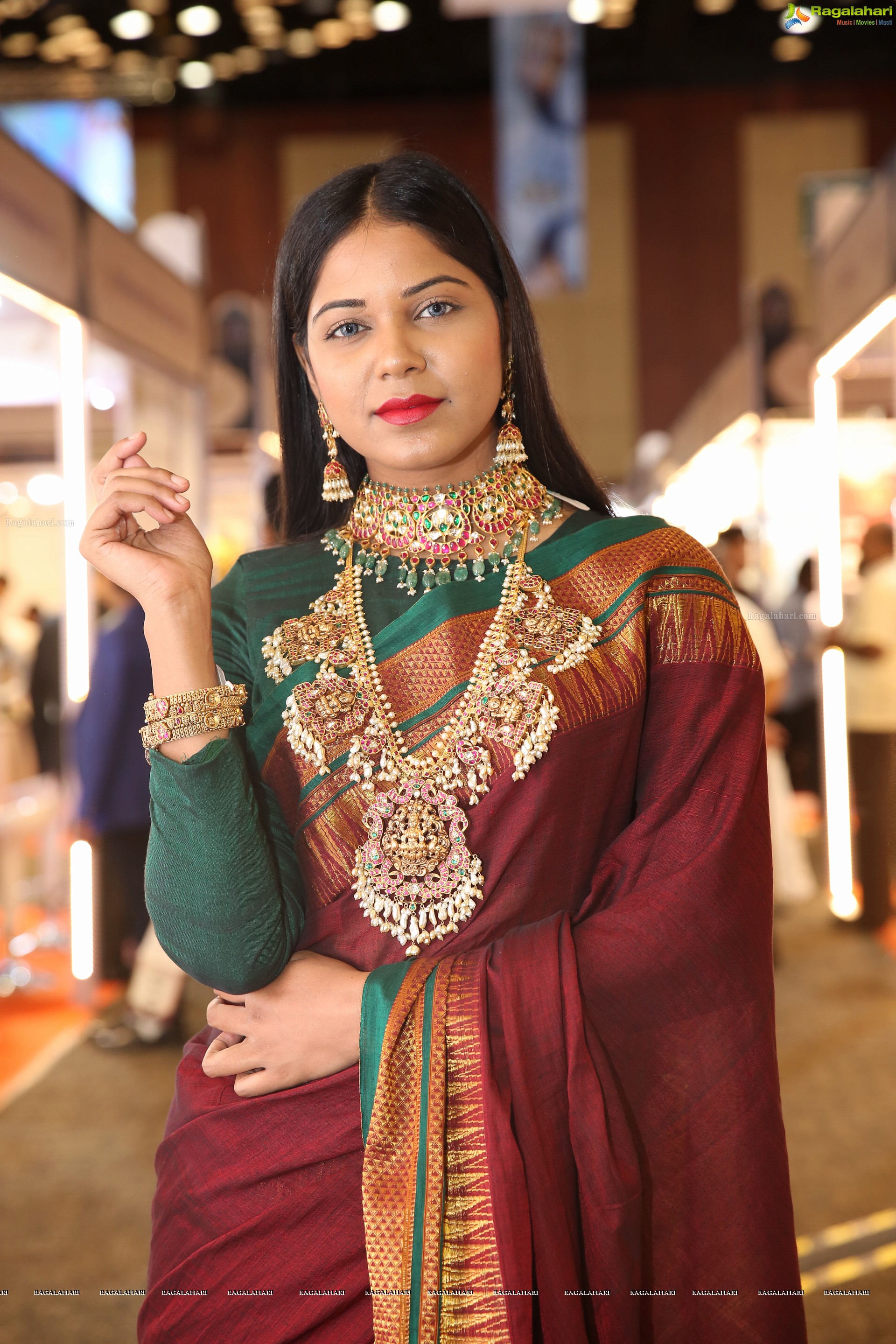 Debbie @ Hyderabad Jewellery, Pearl & Gem Fair  - HD Gallery