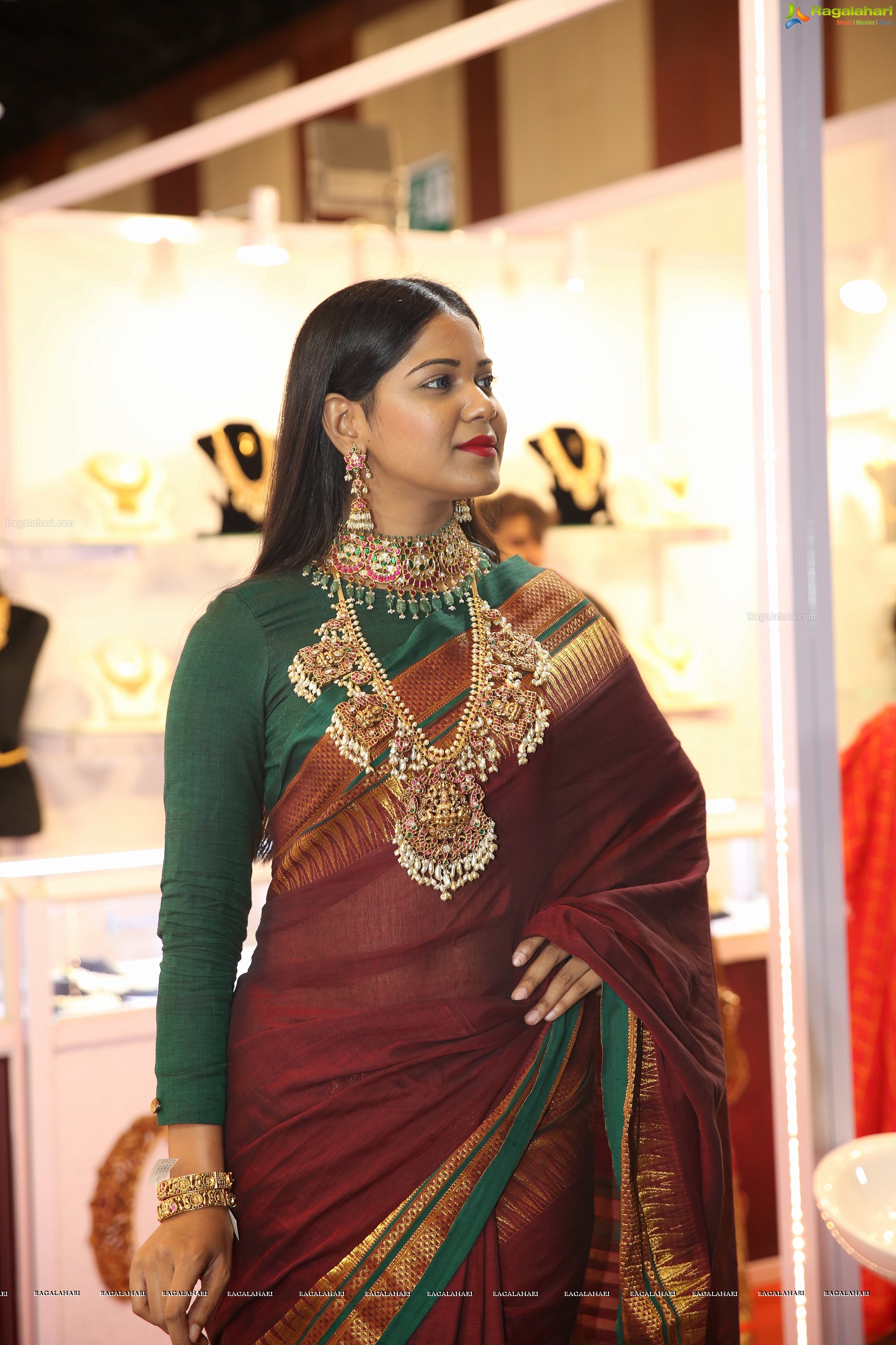 Debbie @ Hyderabad Jewellery, Pearl & Gem Fair  - HD Gallery