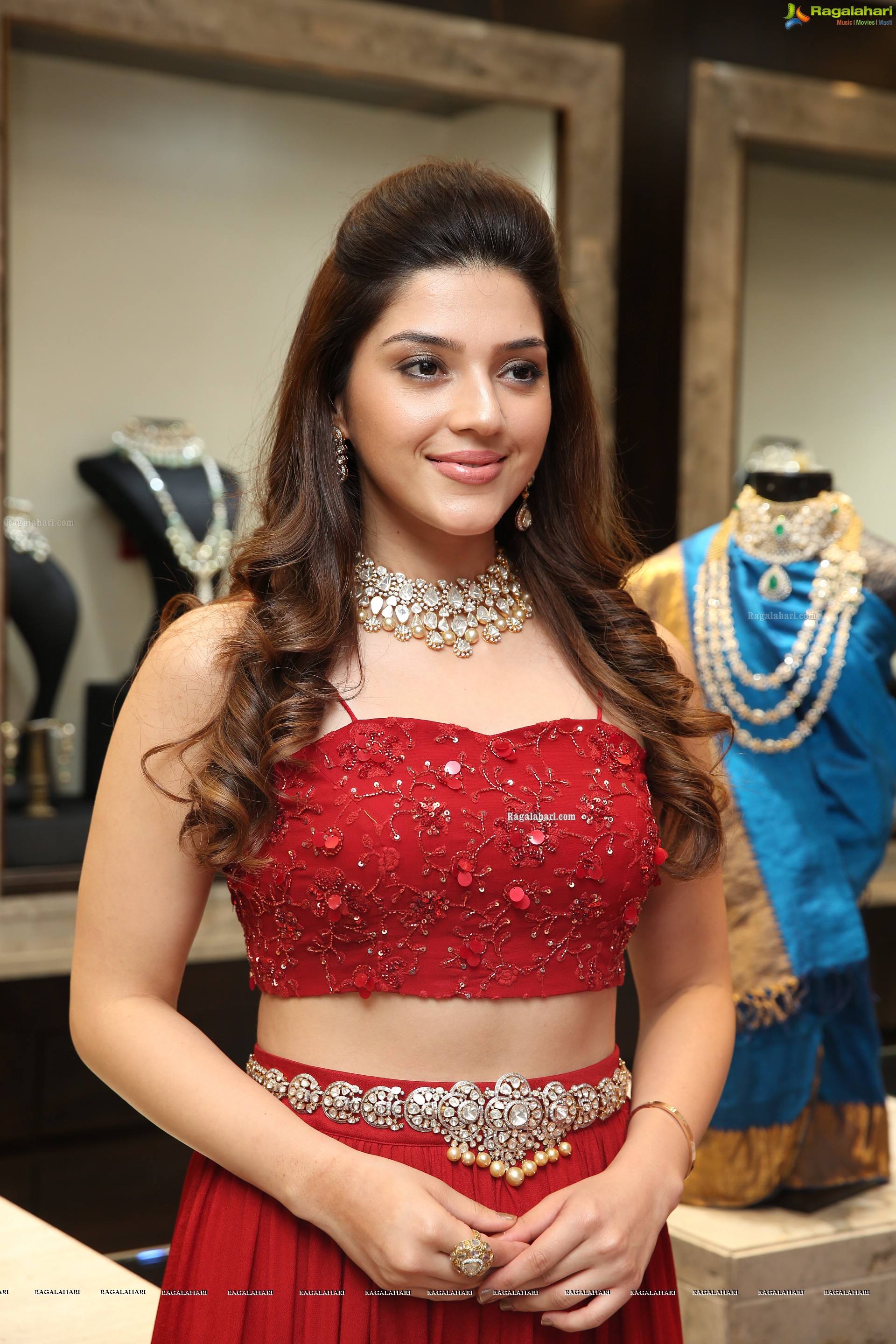 Mehrene Pirzada @ Kalasha Jewels' Signature Bridal Longue Curtain Raiser - HD Gallery