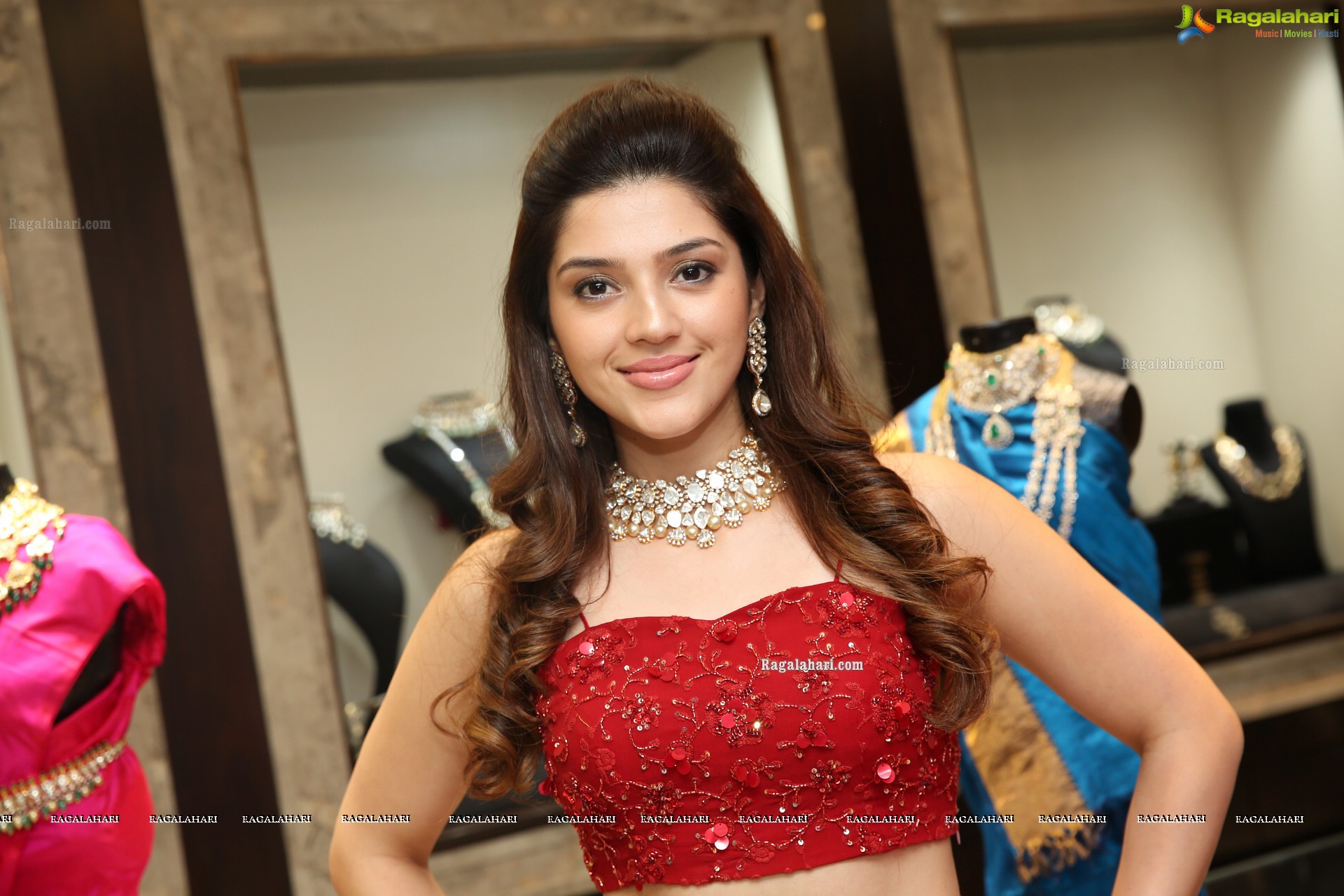 Mehrene Pirzada @ Kalasha Jewels' Signature Bridal Longue Curtain Raiser - HD Gallery