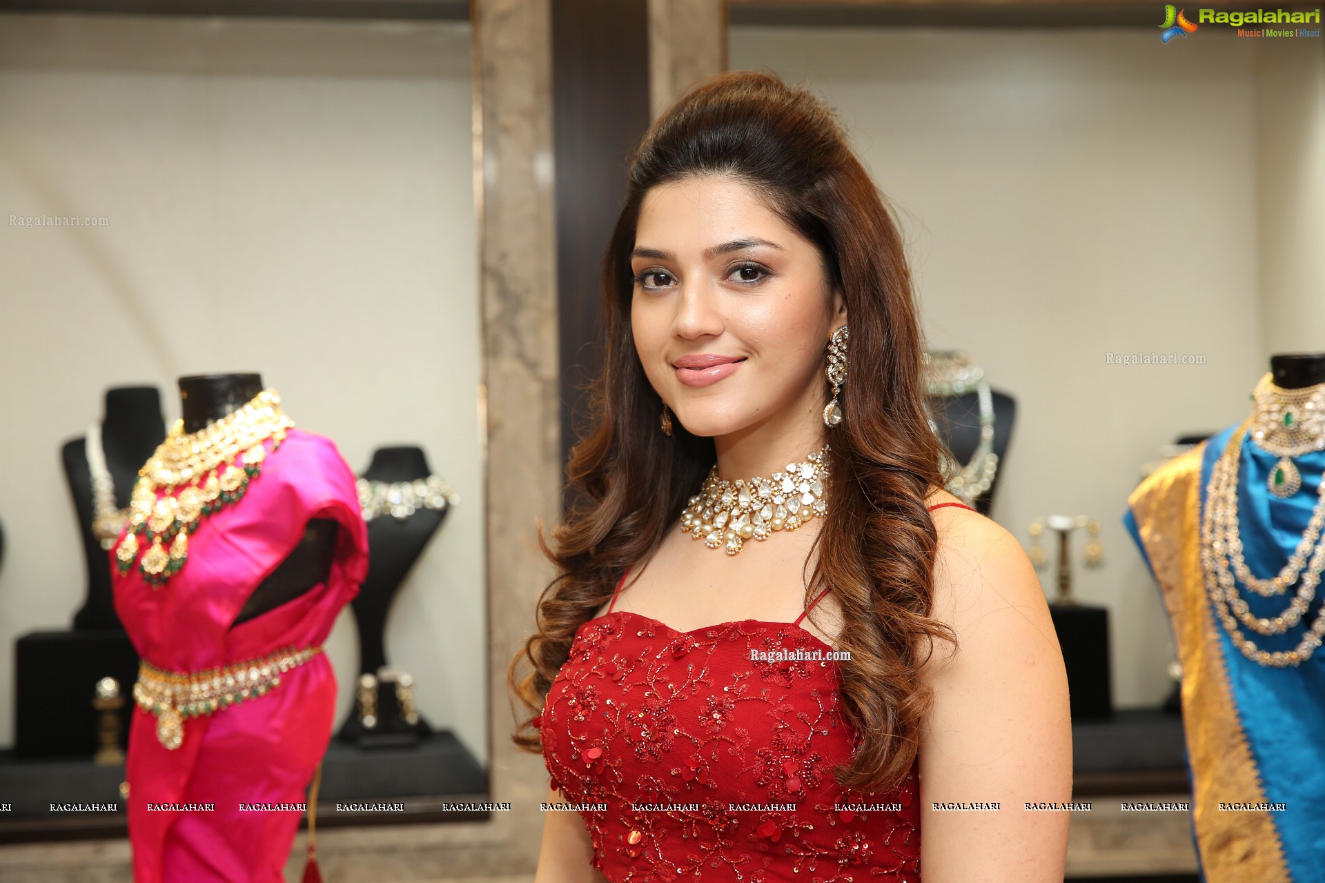 Mehrene Pirzada @ Kalasha Jewels' Signature Bridal Longue Curtain Raiser - HD Gallery