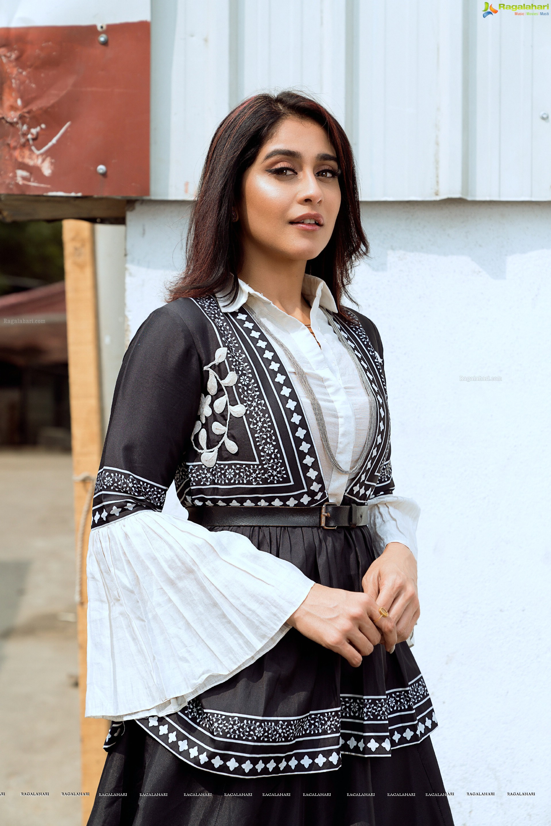 Regina Cassandra Evaru Movie Stills - HD Gallery