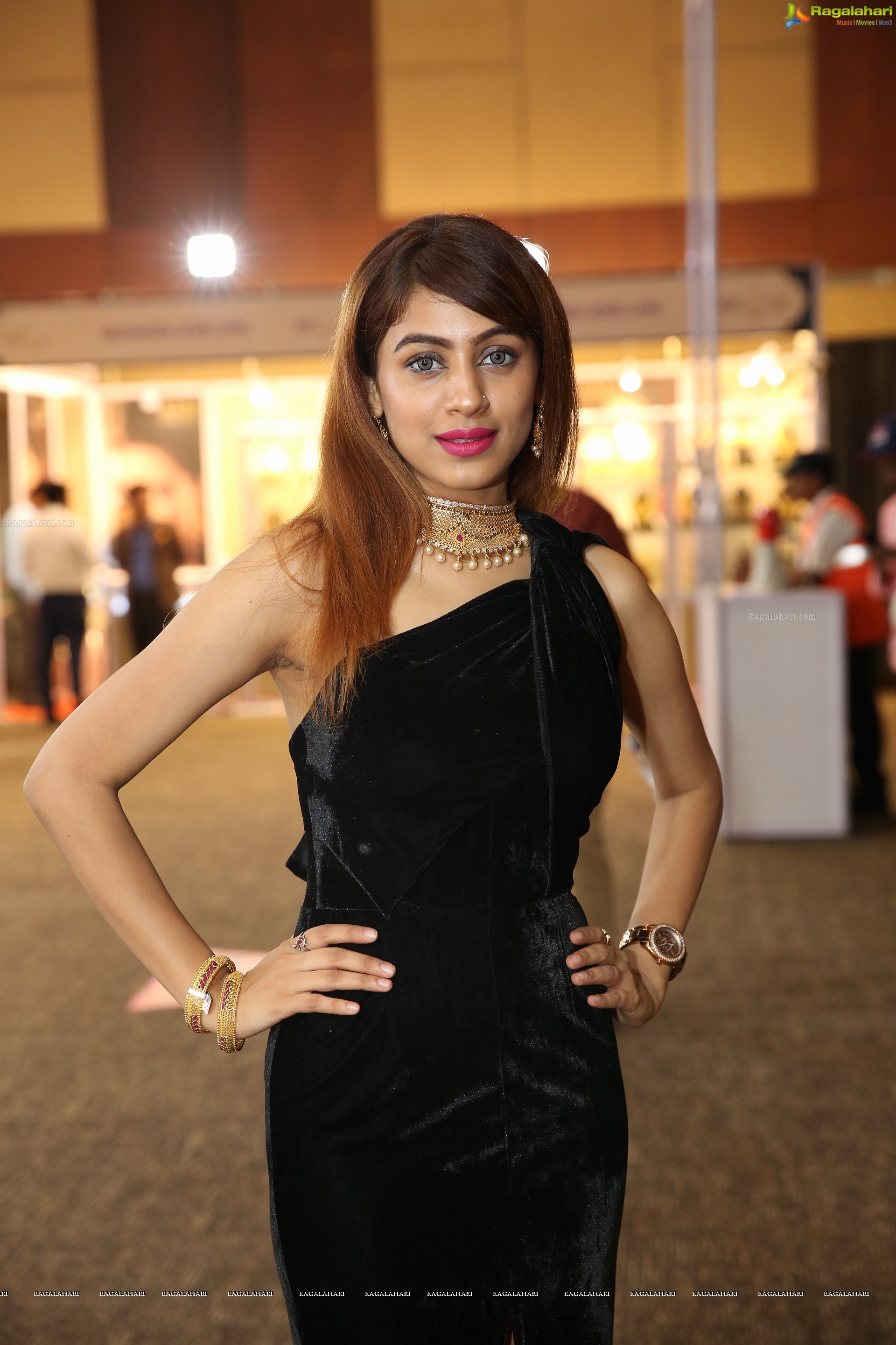 Shraddha Solanki @ Hyderabad Jewellery, Pearl & Gem Fair  - HD Gallery