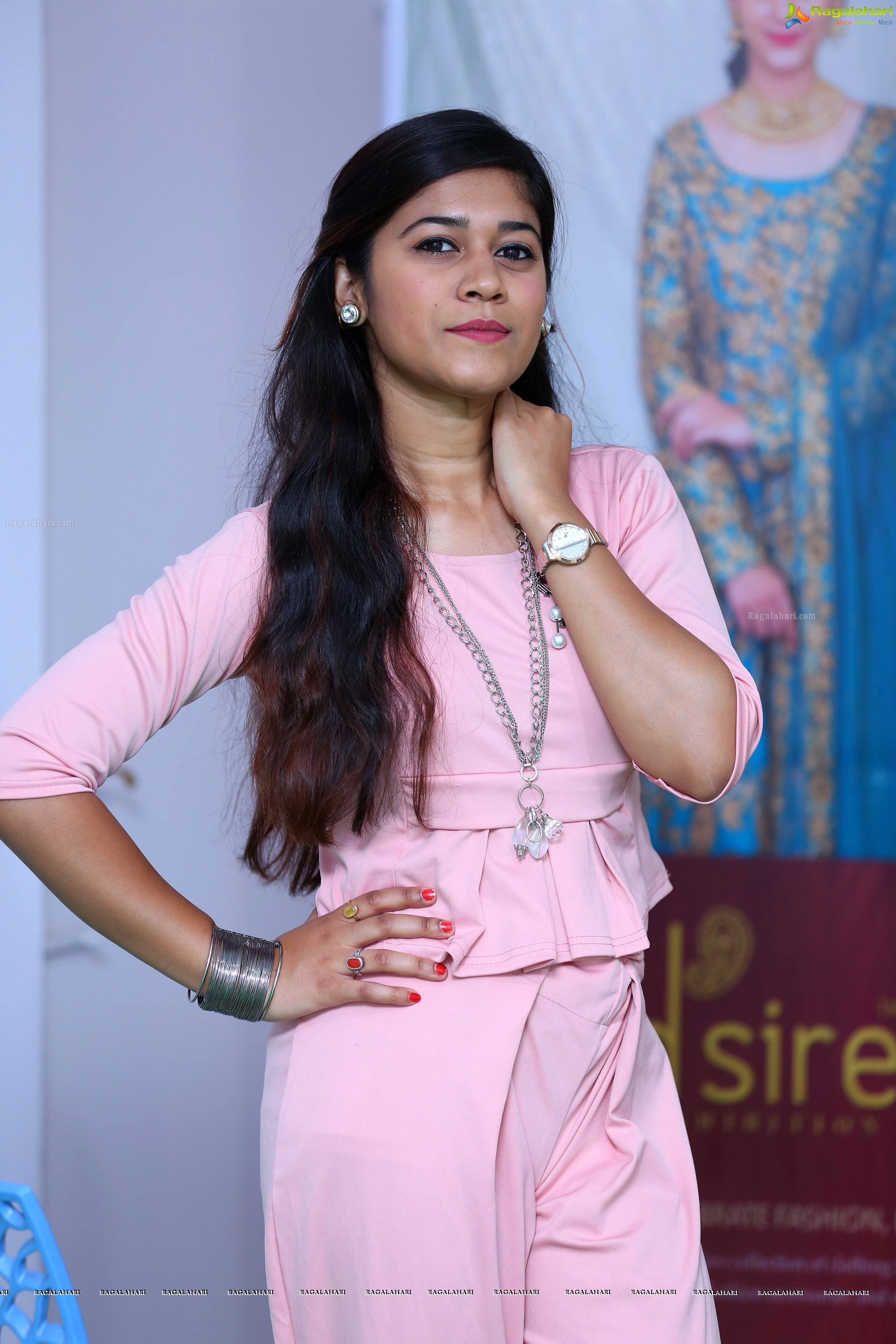 Visishta Saxena @ D'sire Exhibition Curtain Raiser - HD Gallery