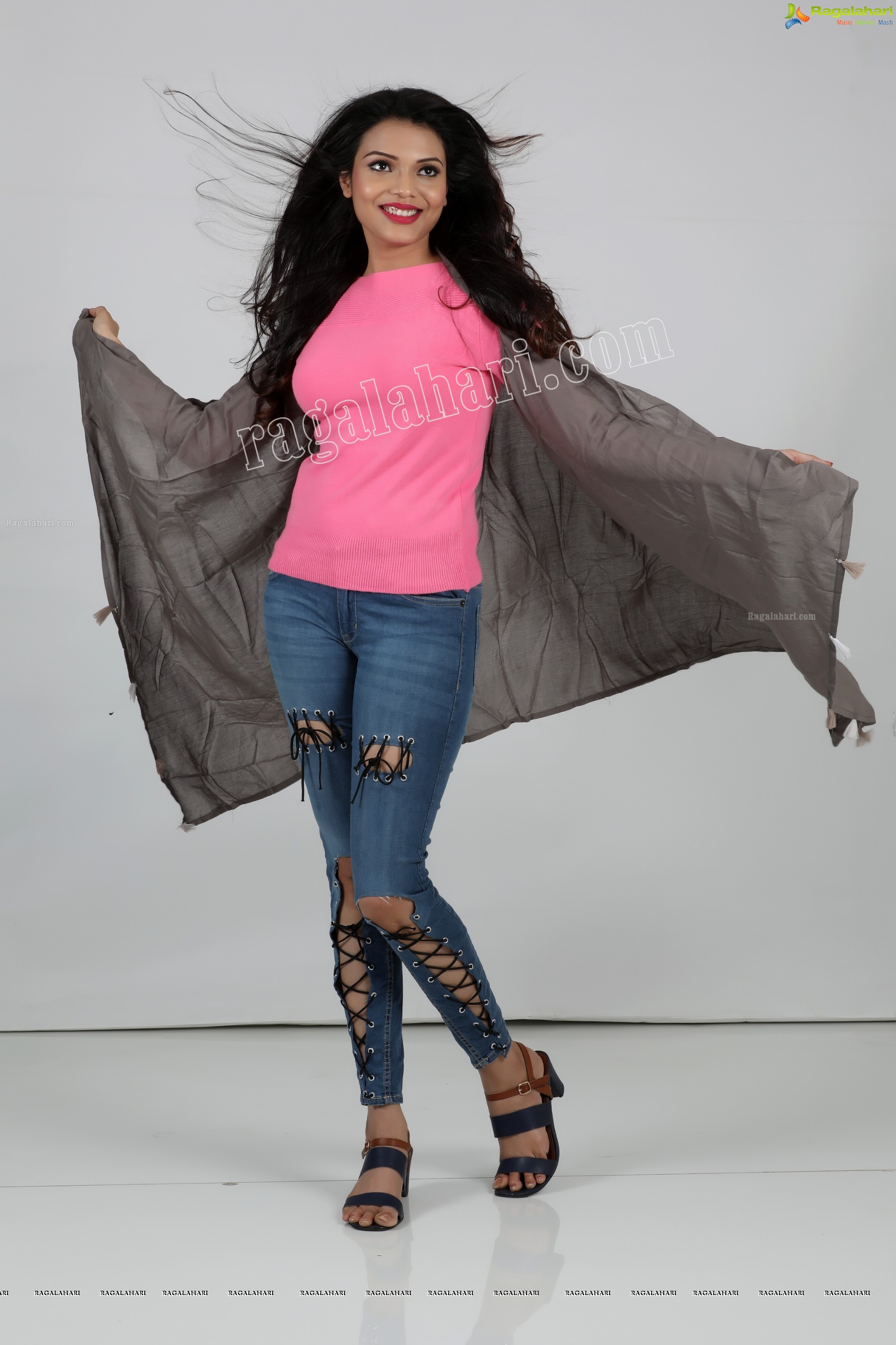 Sahithi Jadi (Exclusive Photo Shoot) (High Definition Photos)