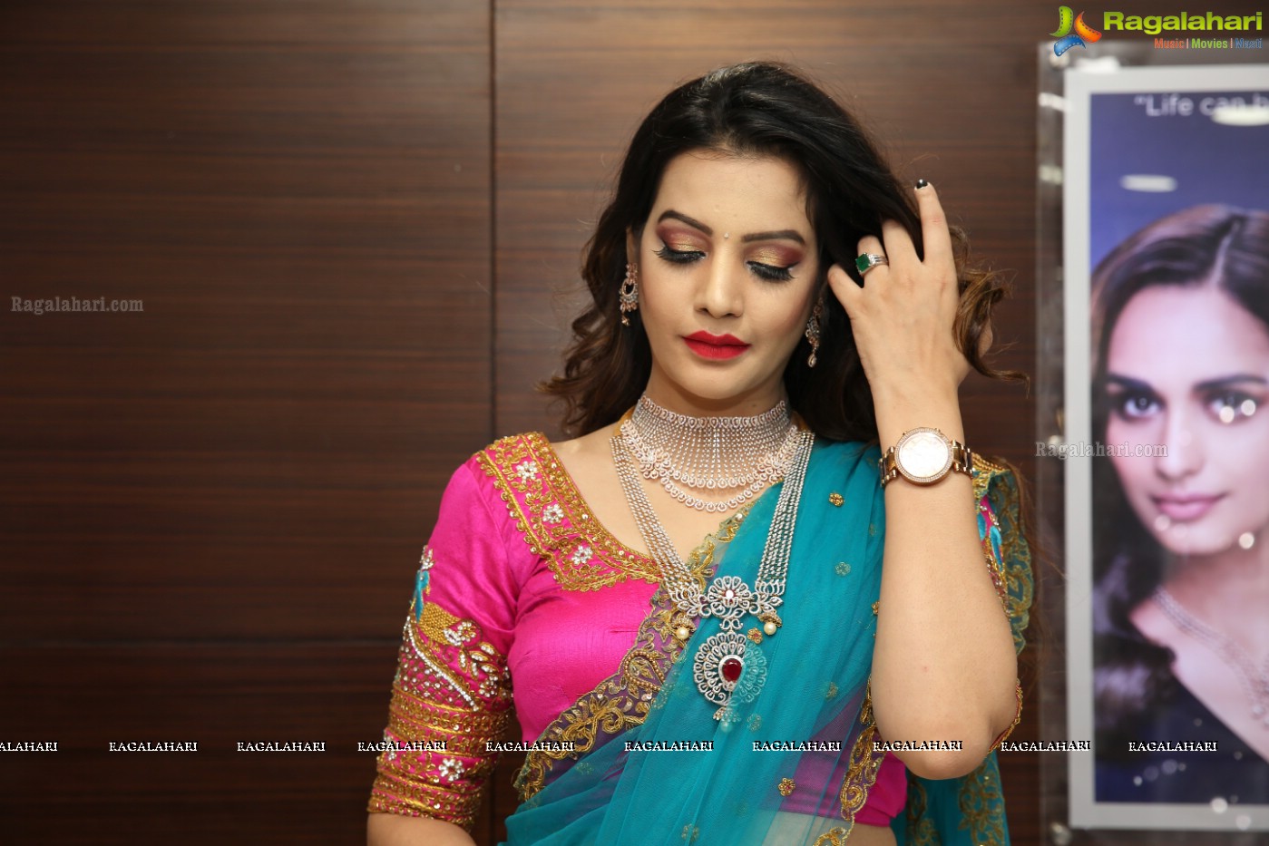 Diksha Panth @ Malabar Gold & Diamonds Jewellery Show Artistry