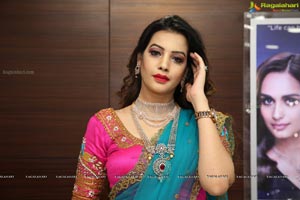 Diksha Panth @ Malabar Gold & Diamonds Jewellery Show