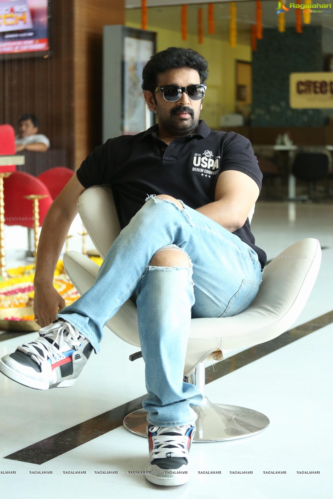 JD Chakravarthy @ Hippi Movie Interview