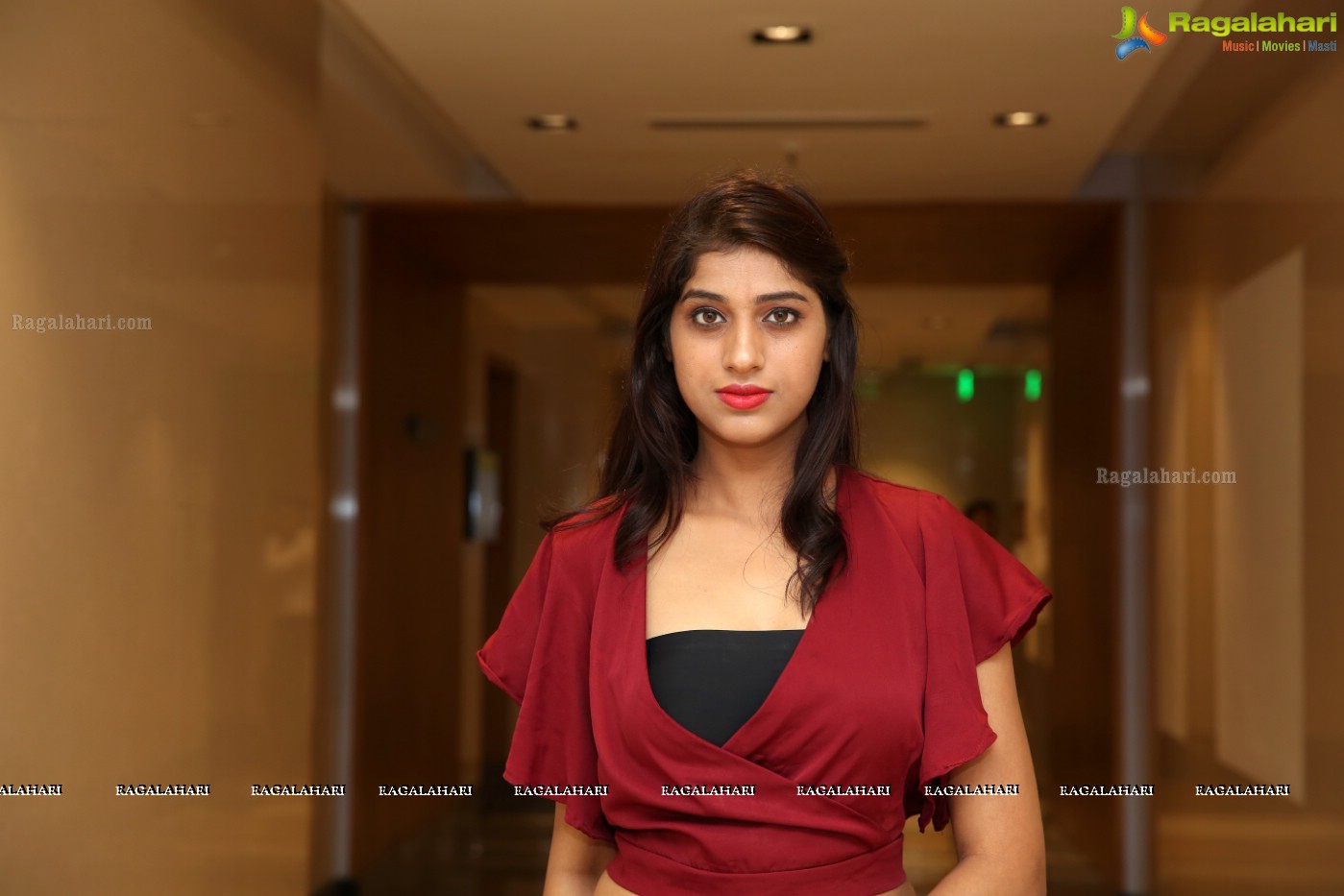 Naziya Khan (Posters) at Sutraa Exhibition Curtain Raiser, Hyderabad