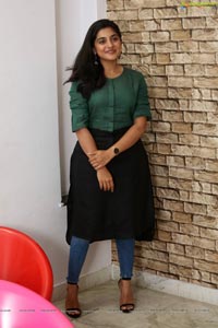 Nivetha Thomas talks about Brochevarevarura