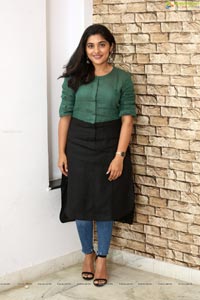 Nivetha Thomas talks about Brochevarevarura