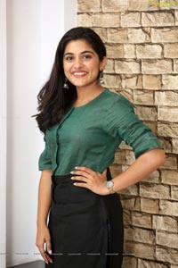 Nivetha Thomas talks about Brochevarevarura