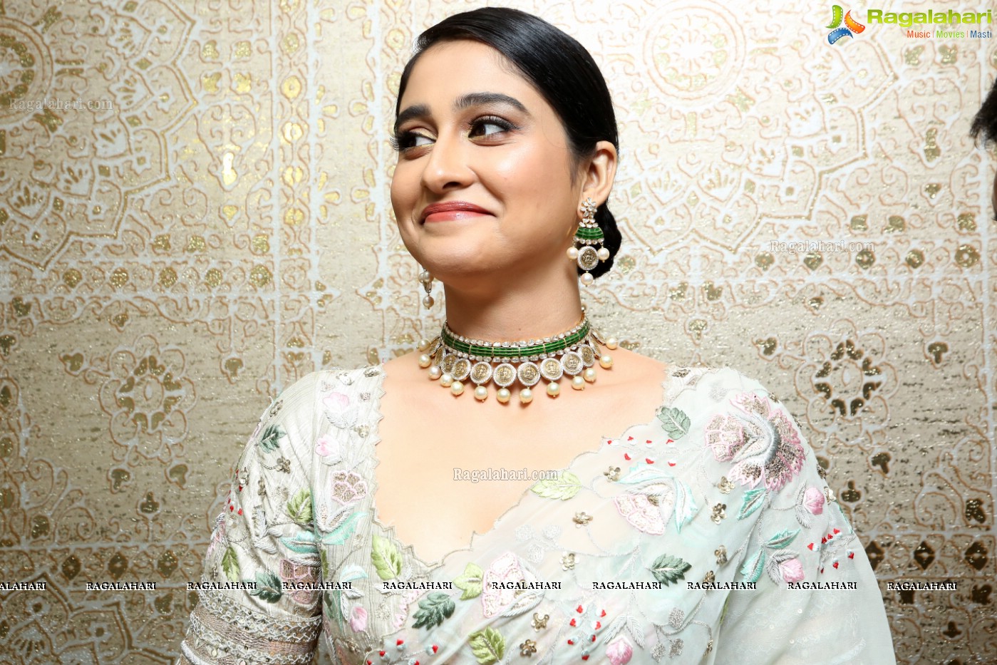 Regina Cassandra (Posters) at Kalasha Jewels Signature Bridal Lounge Launch