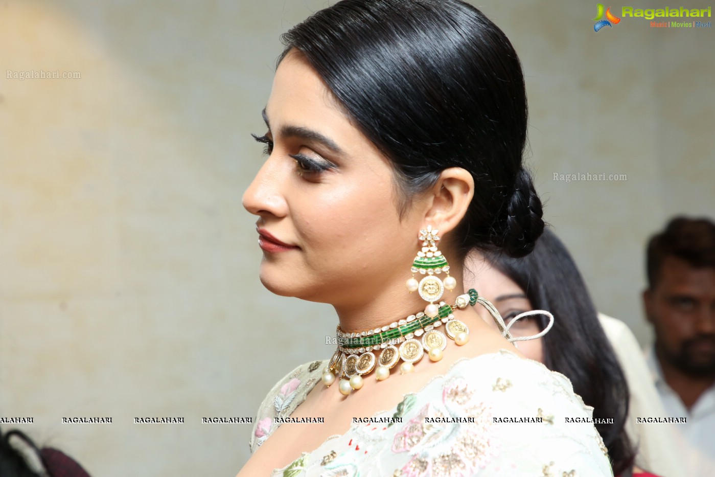 Regina Cassandra (Posters) at Kalasha Jewels Signature Bridal Lounge Launch